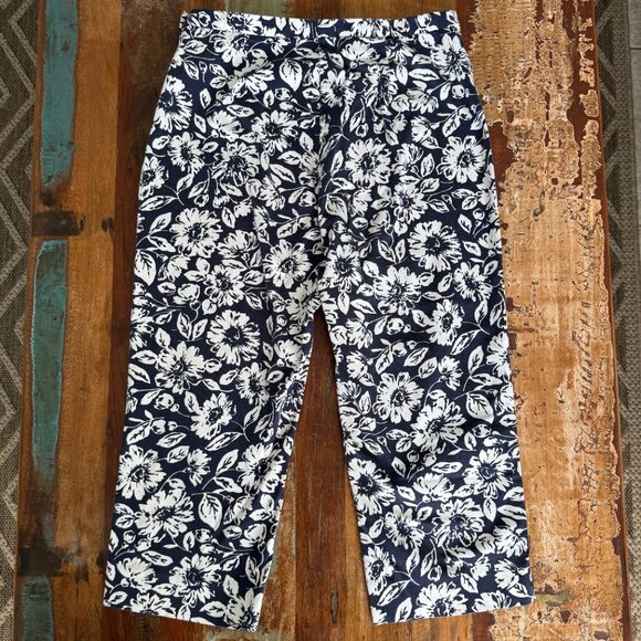 Lauren Ralph Lauren Blue White Floral Capri Pants Size 12 - Picture 3 of 8